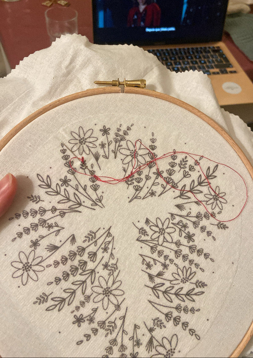Kit de broderie - La Croix Printanière