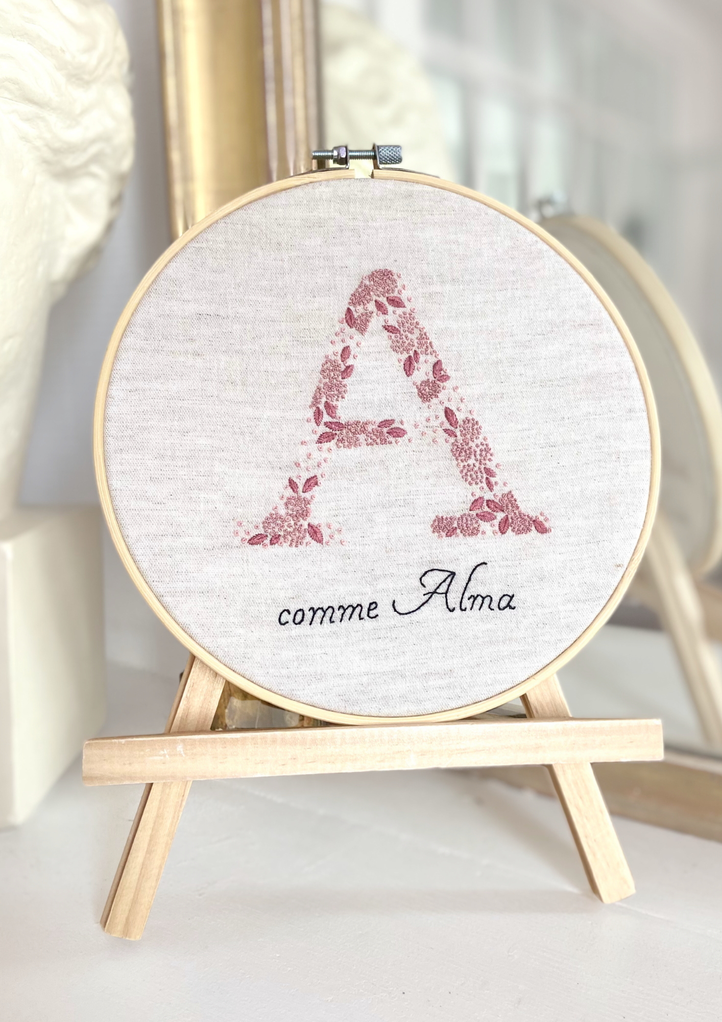 L’initiale, broderie naissance