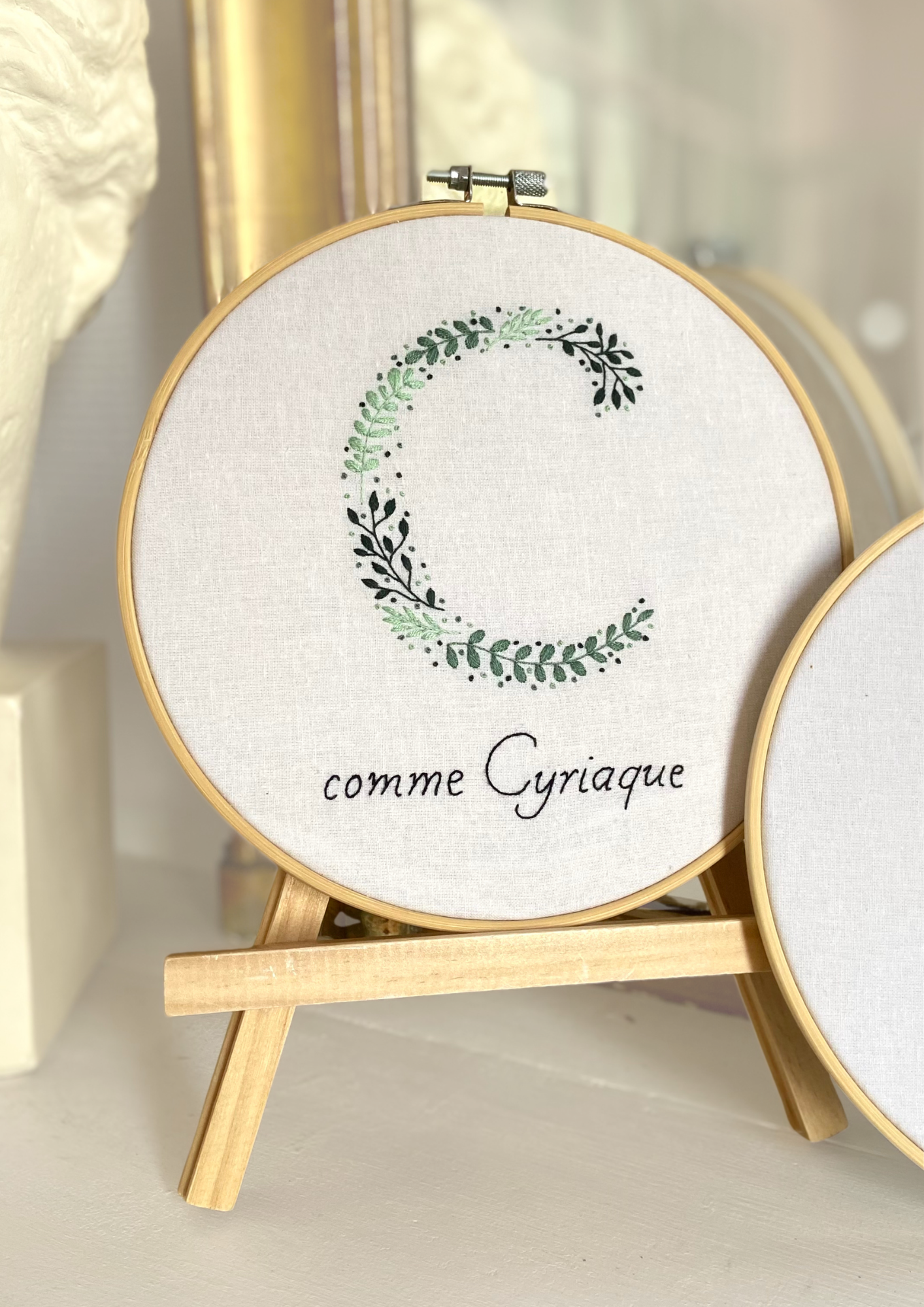 L’initiale, broderie naissance