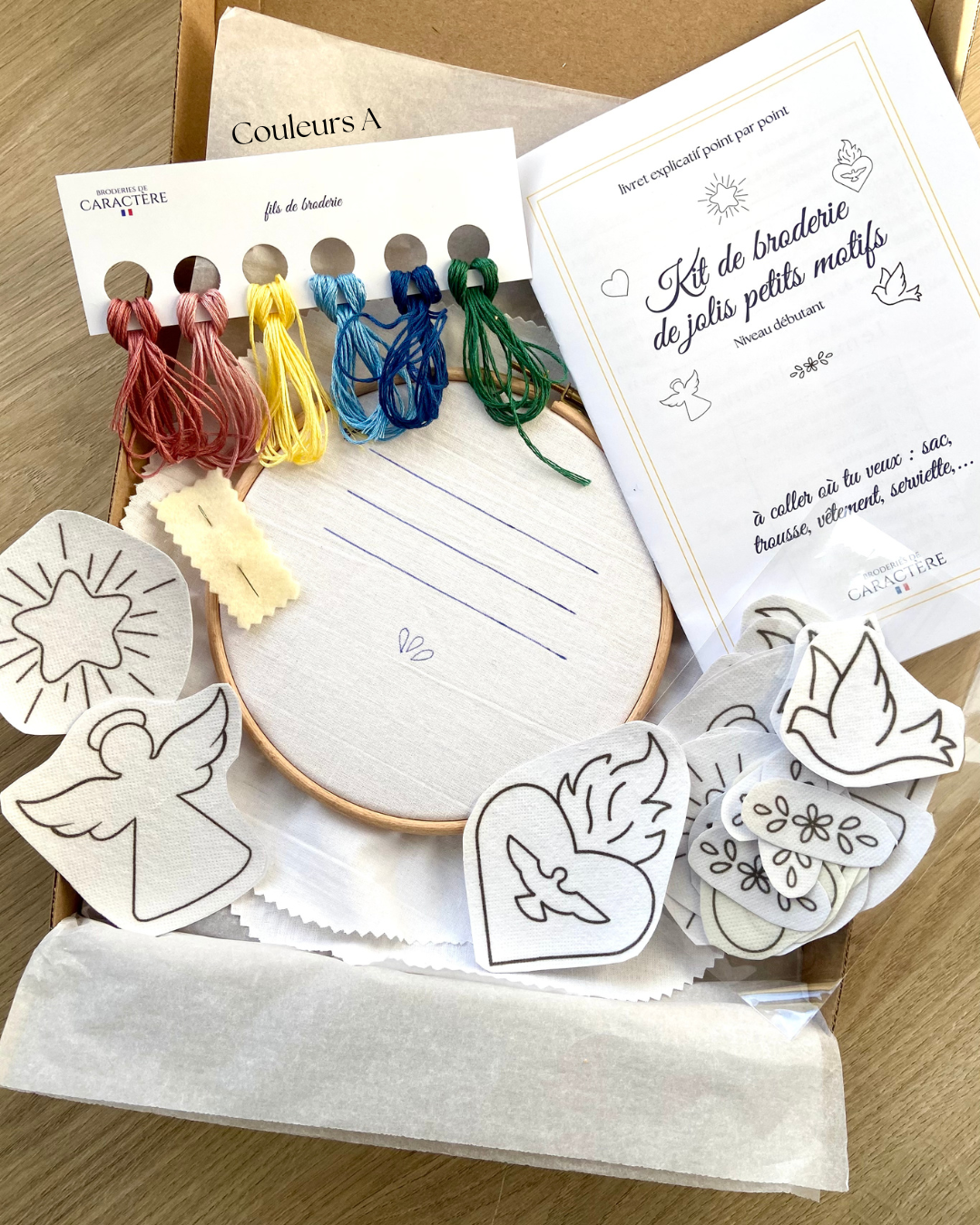 Kit de broderie pour enfant - jolis motifs à coller où on veut