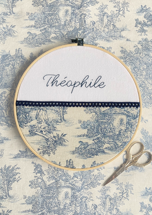 L’Élégant, broderie naissance