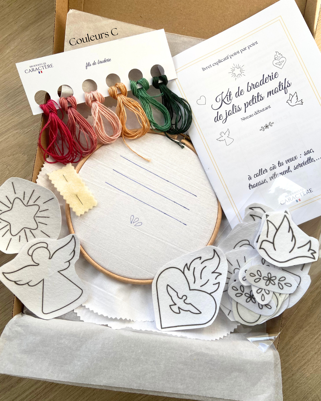 Kit de broderie pour enfant - jolis motifs à coller où on veut