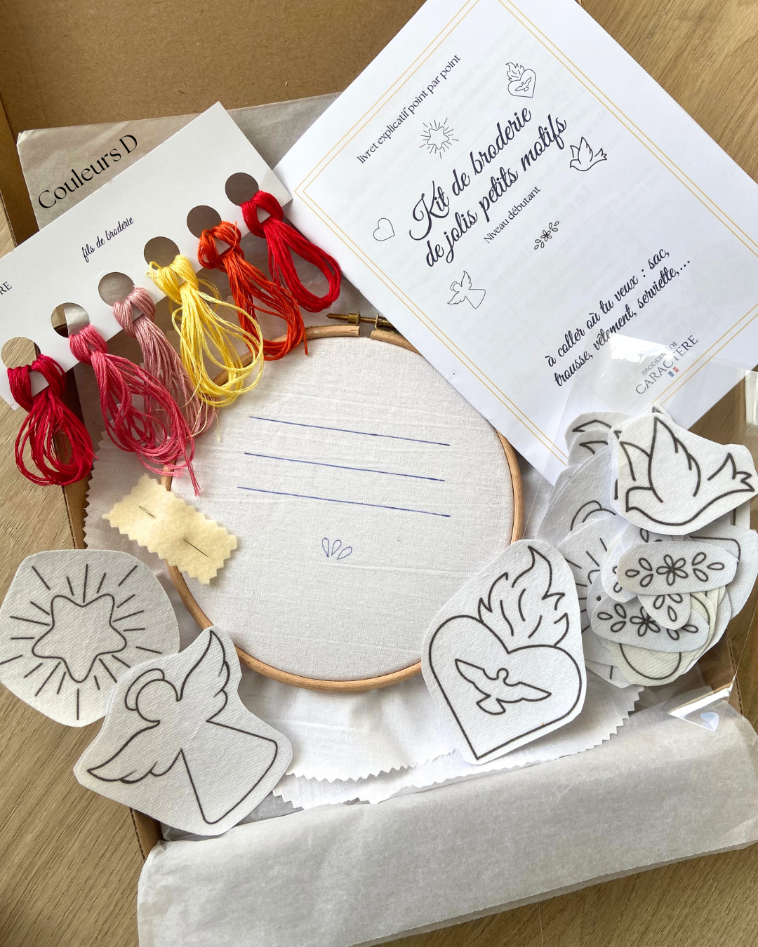 Kit de broderie pour enfant - jolis motifs à coller où on veut