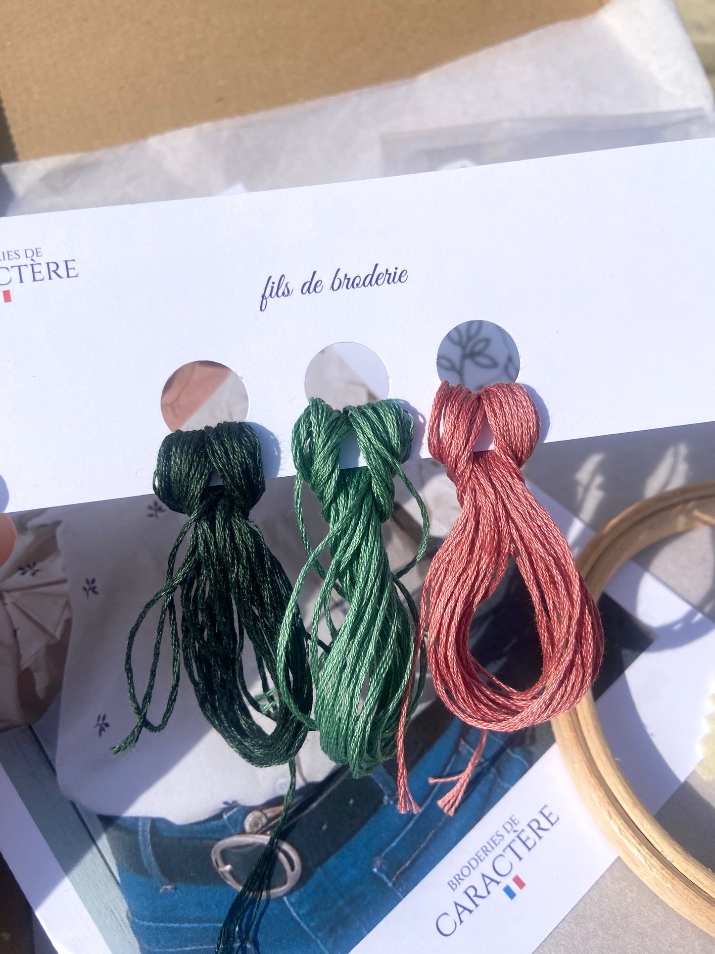 Kit de broderie pour vêtements - Jolis Feuillages