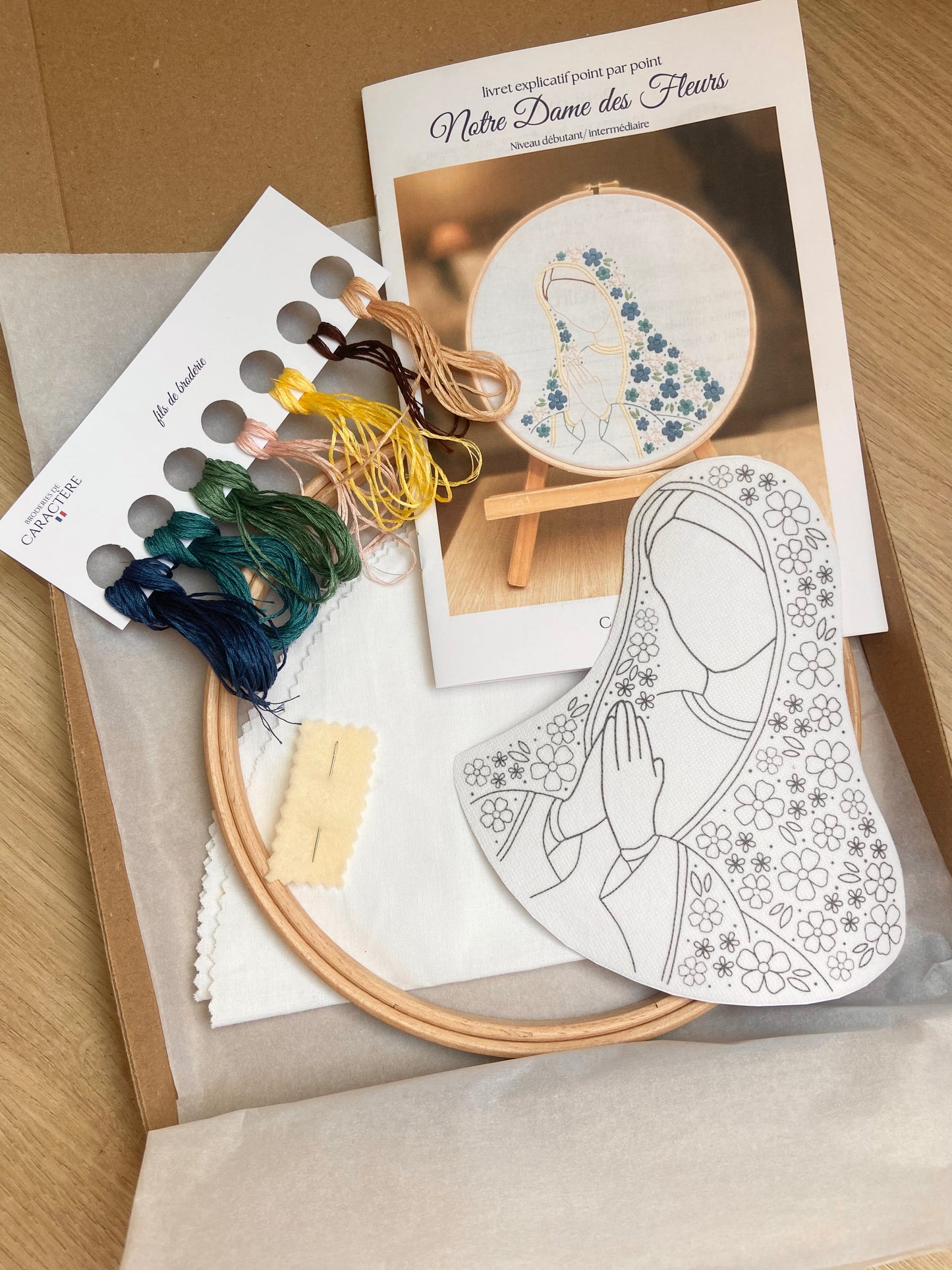 Kit de broderie - Notre Dame des Fleurs