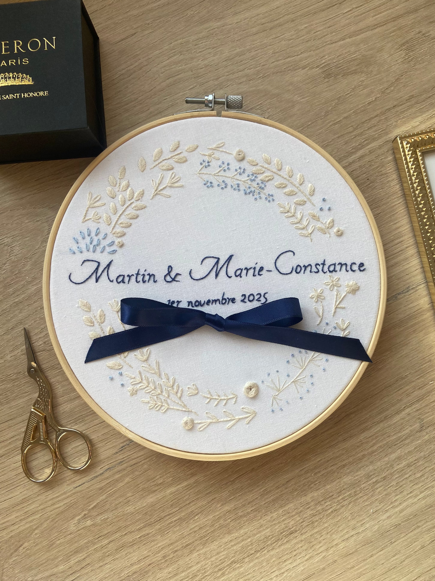 Porte-alliance brodé - Modèle Elegant