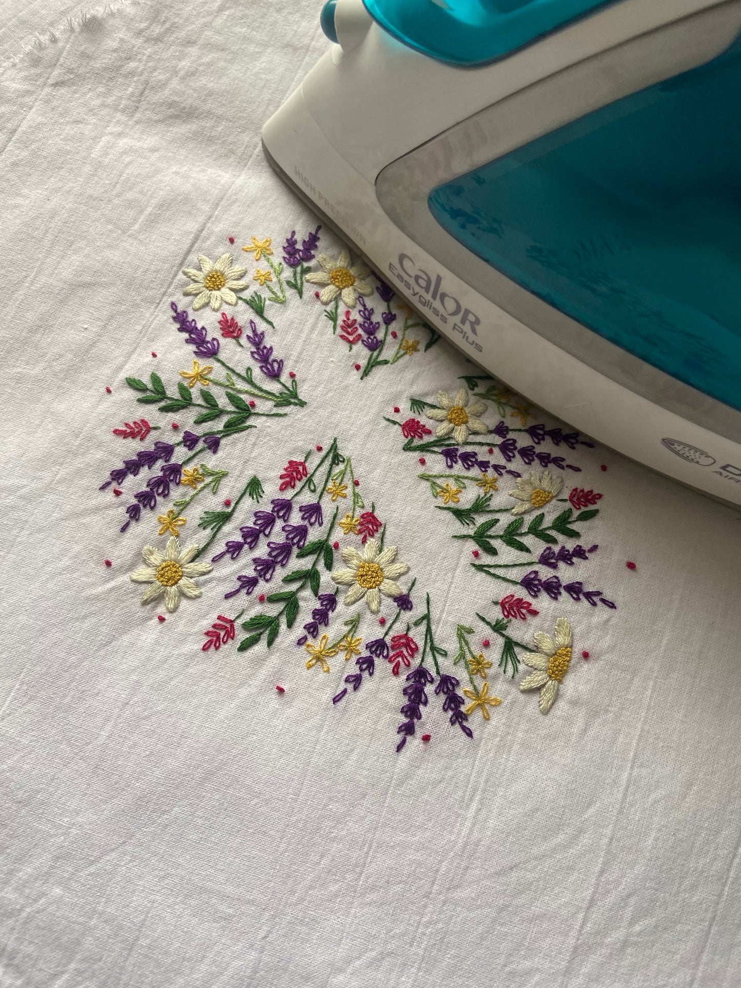 Kit de broderie - La Croix Printanière